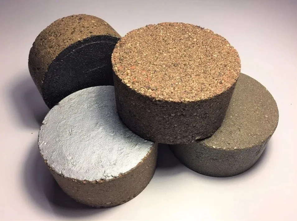 Échantillons-carottes LL-TEQ™ en essai de résistance à la compression en laboratoire