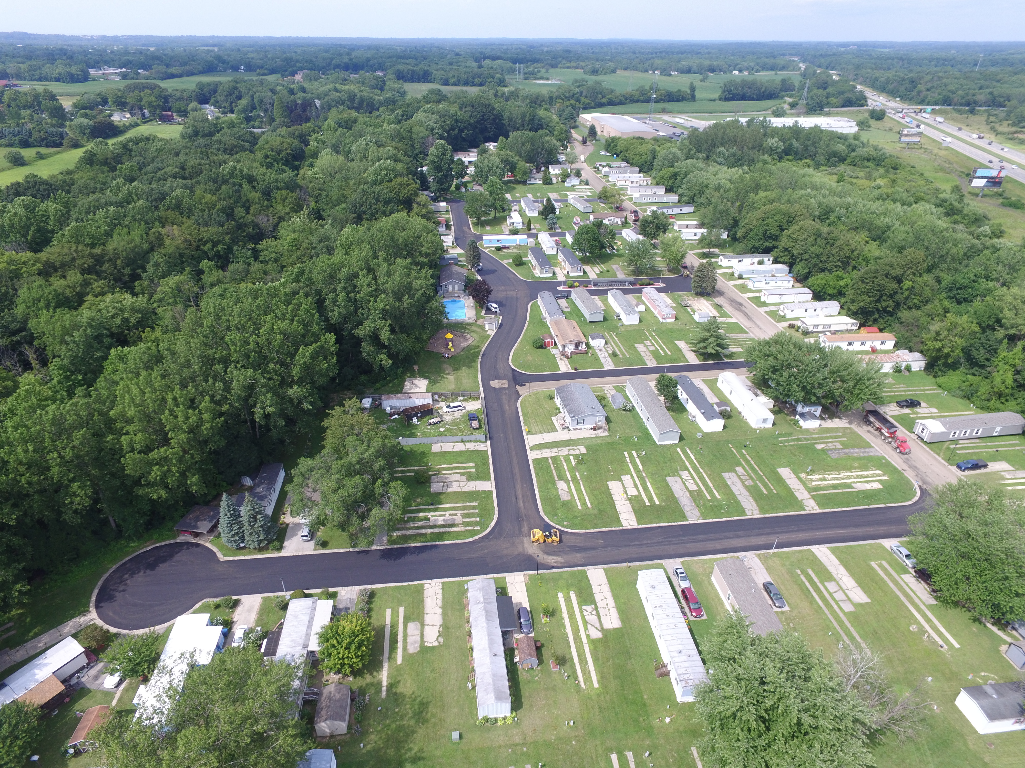 Vue aérienne d'un quartier dont les rues ont été refaites